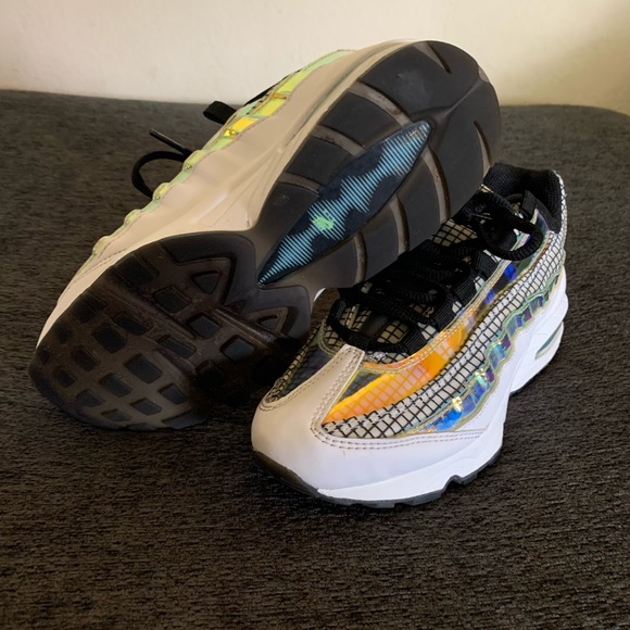 Air Max 95 LV8 - Picture 4 of 4